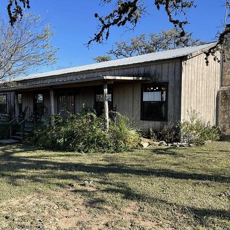 West 1077 Guest Ranch - Retreat Bed and Breakfast Tarpley Exterior foto