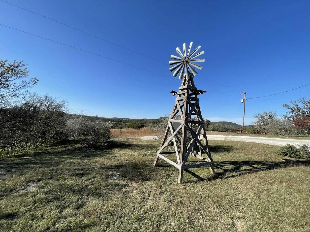 West 1077 Guest Ranch - Retreat Bed and Breakfast Tarpley Exterior foto