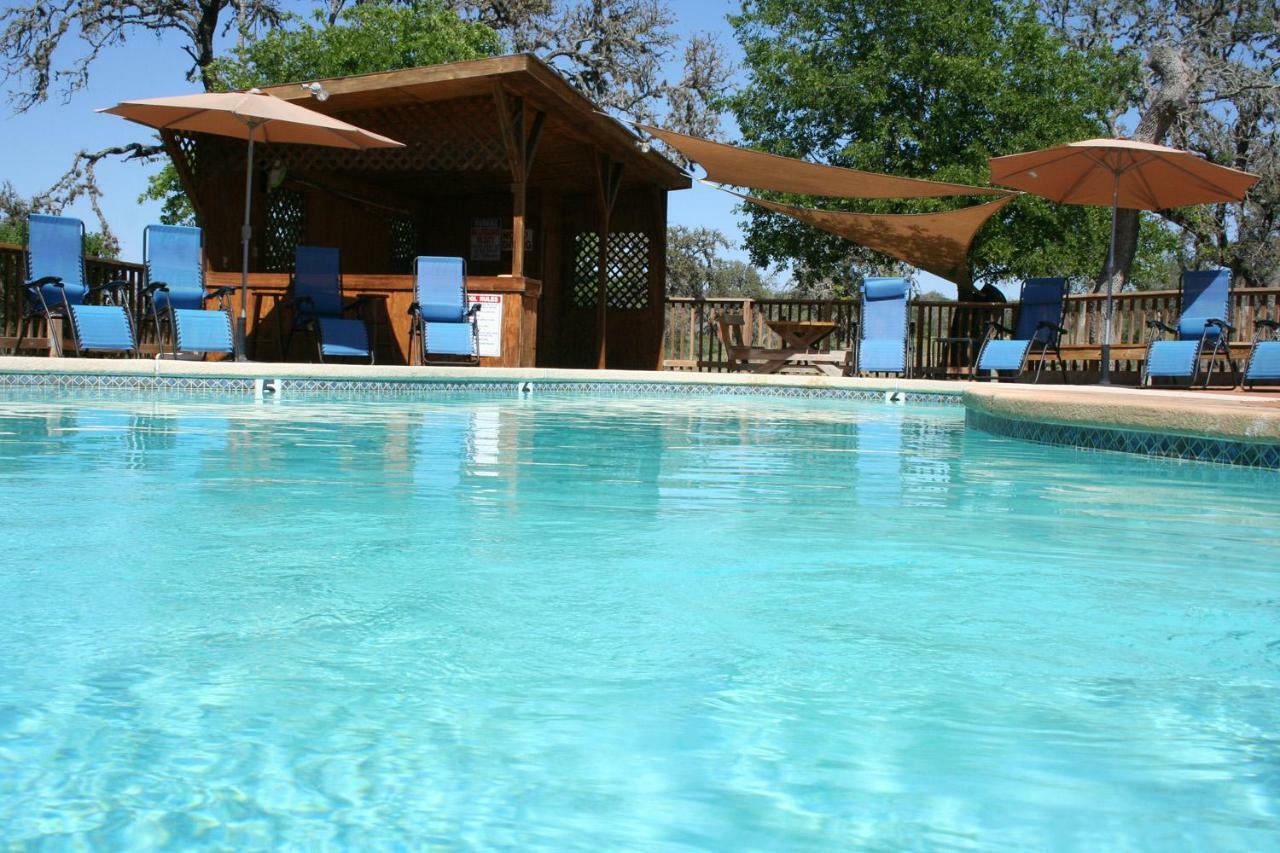 West 1077 Guest Ranch - Retreat Bed and Breakfast Tarpley Exterior foto